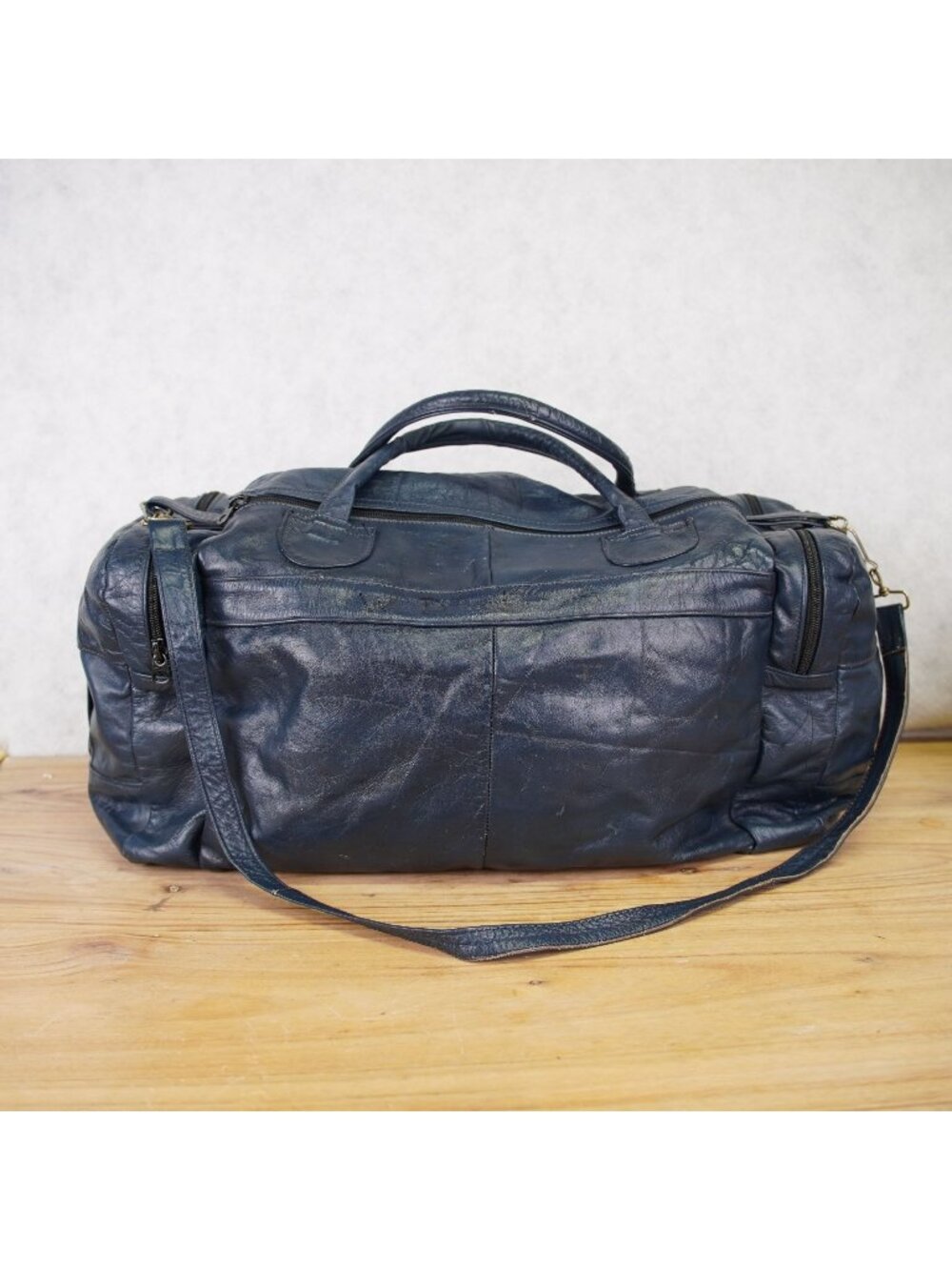 Vintage Genuine leather Duffle Travel Gym Bag 20"x9"x9" Navy Blue read